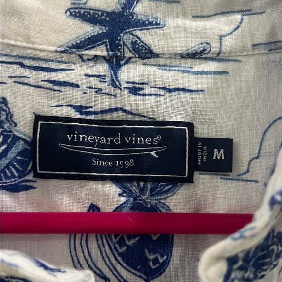 Men’s Vineyard Vines button up tropical sea life, medium, 100% linen - Picture 2 of 5